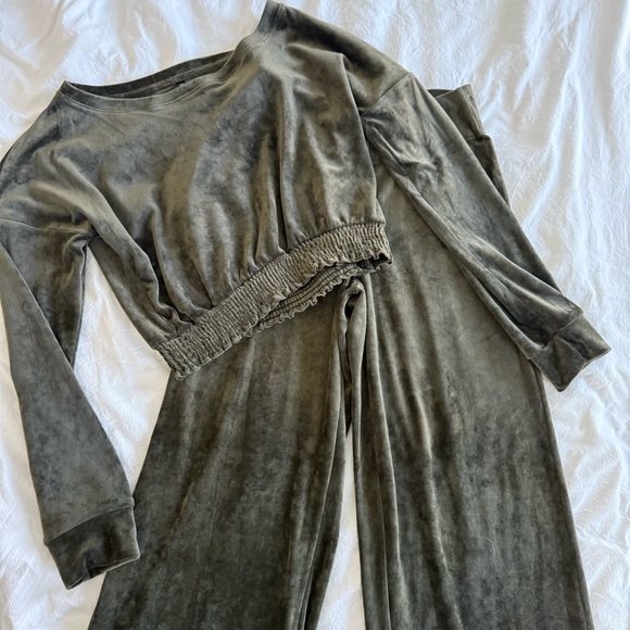 Savvy Olive Green Lounge Set Wide Leg Panta and Cropped Top - Picture 1 of 4